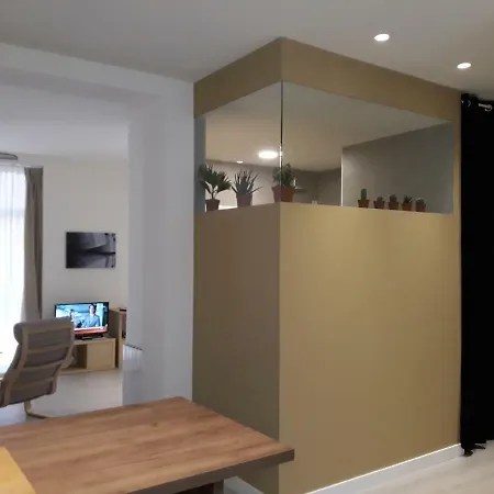 Flat Soho Center With Balcony