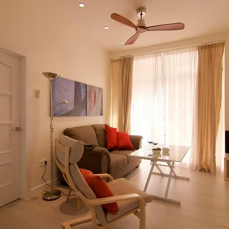 Flat Soho Center With Balcony شقة *